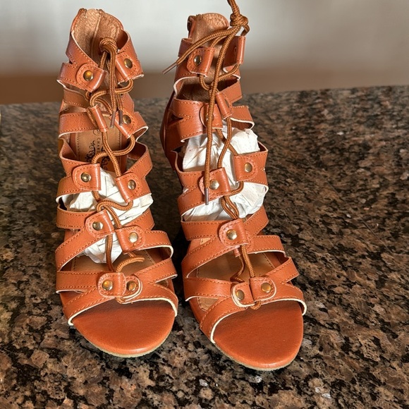 Charles Albert cognac wedge peep toe bootie sandal NIB 9 - Picture 2 of 9